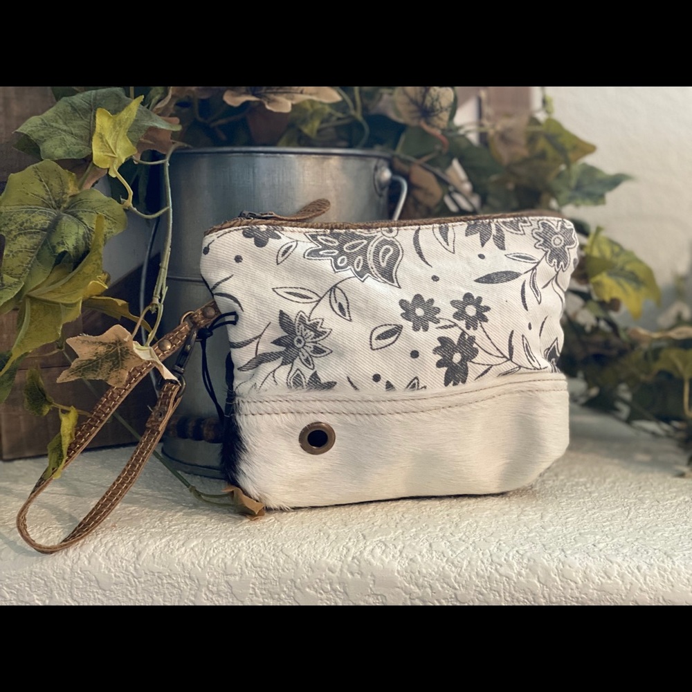 Urging Pouch